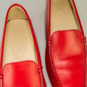 TOD'S Women's Leather Loafer Size 7 Red